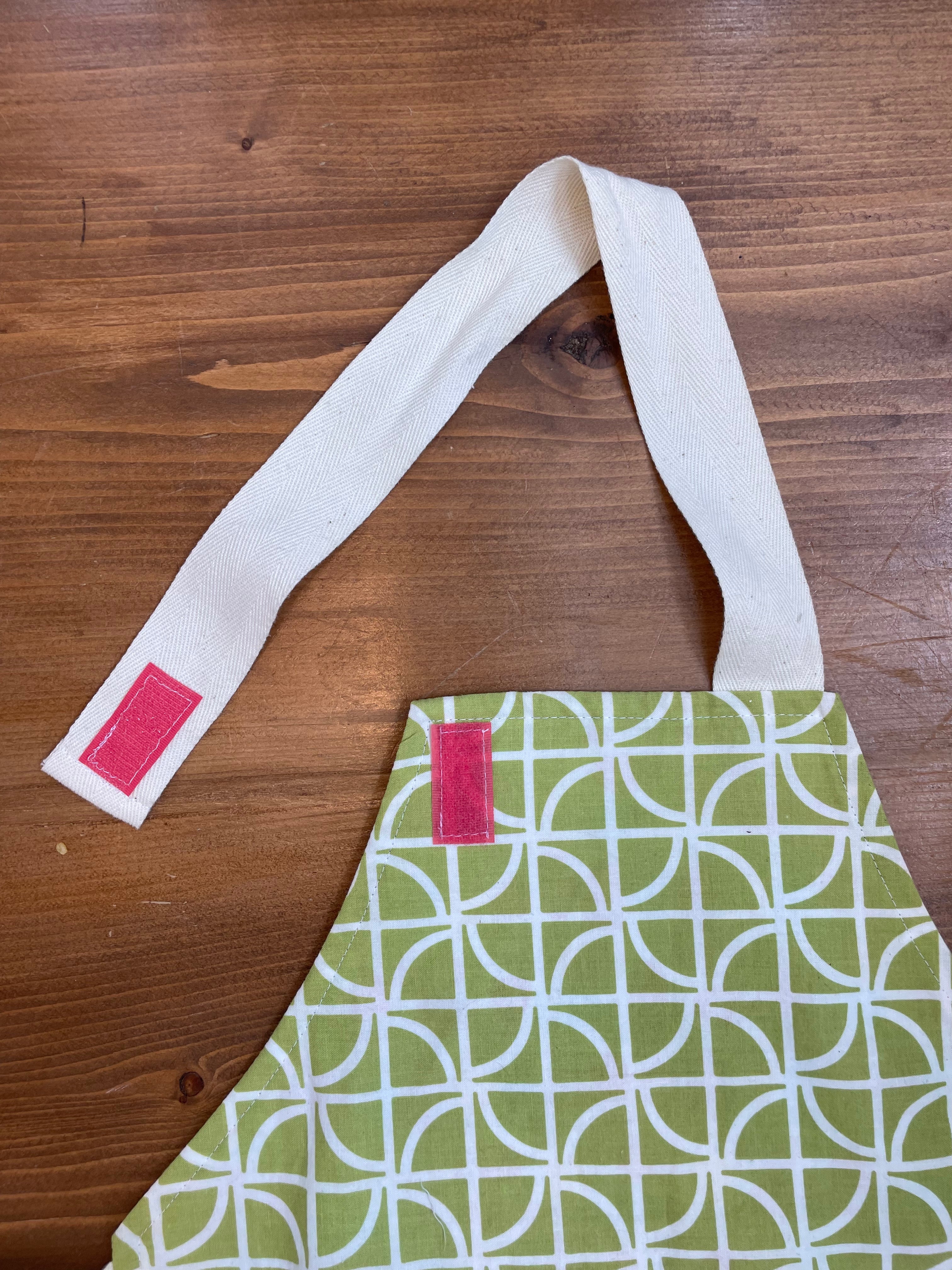 Reversible apron