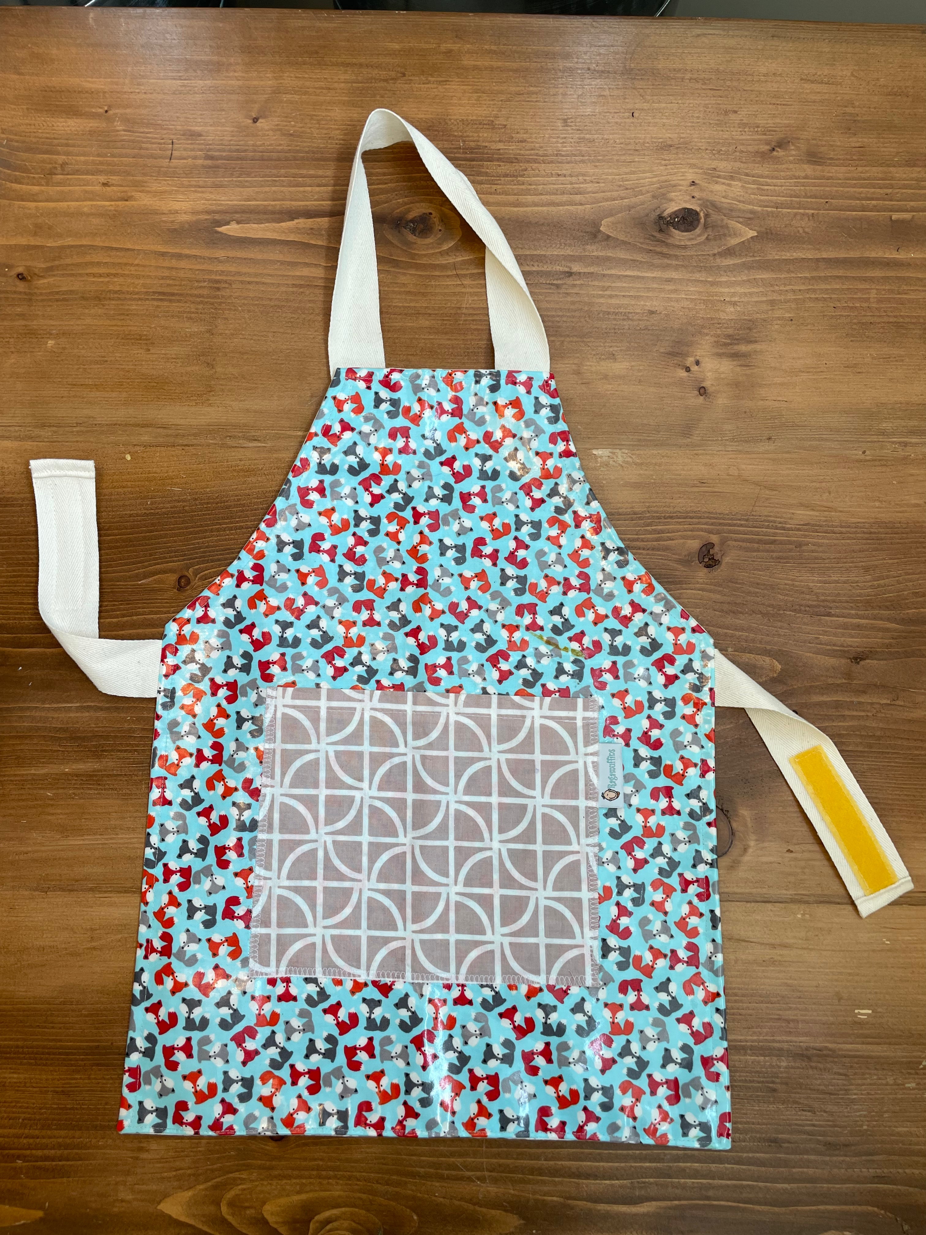 Reversible apron