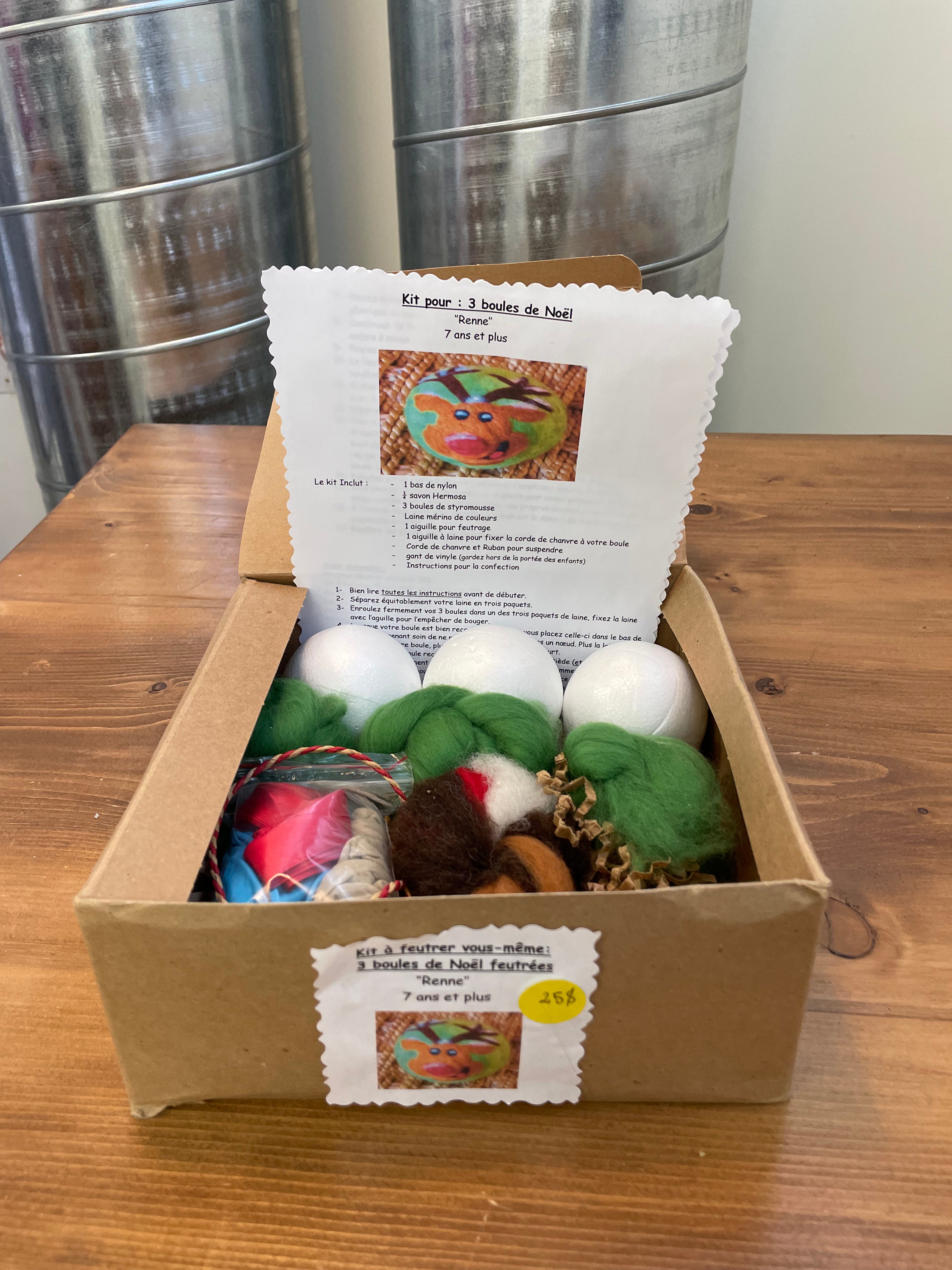 Little fingers of wool Do-it-yourself kit Felting Christmas balls