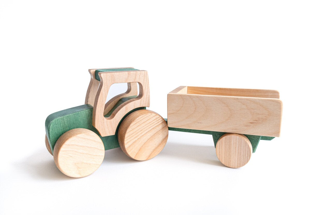 Tracteur en bois avec remorque