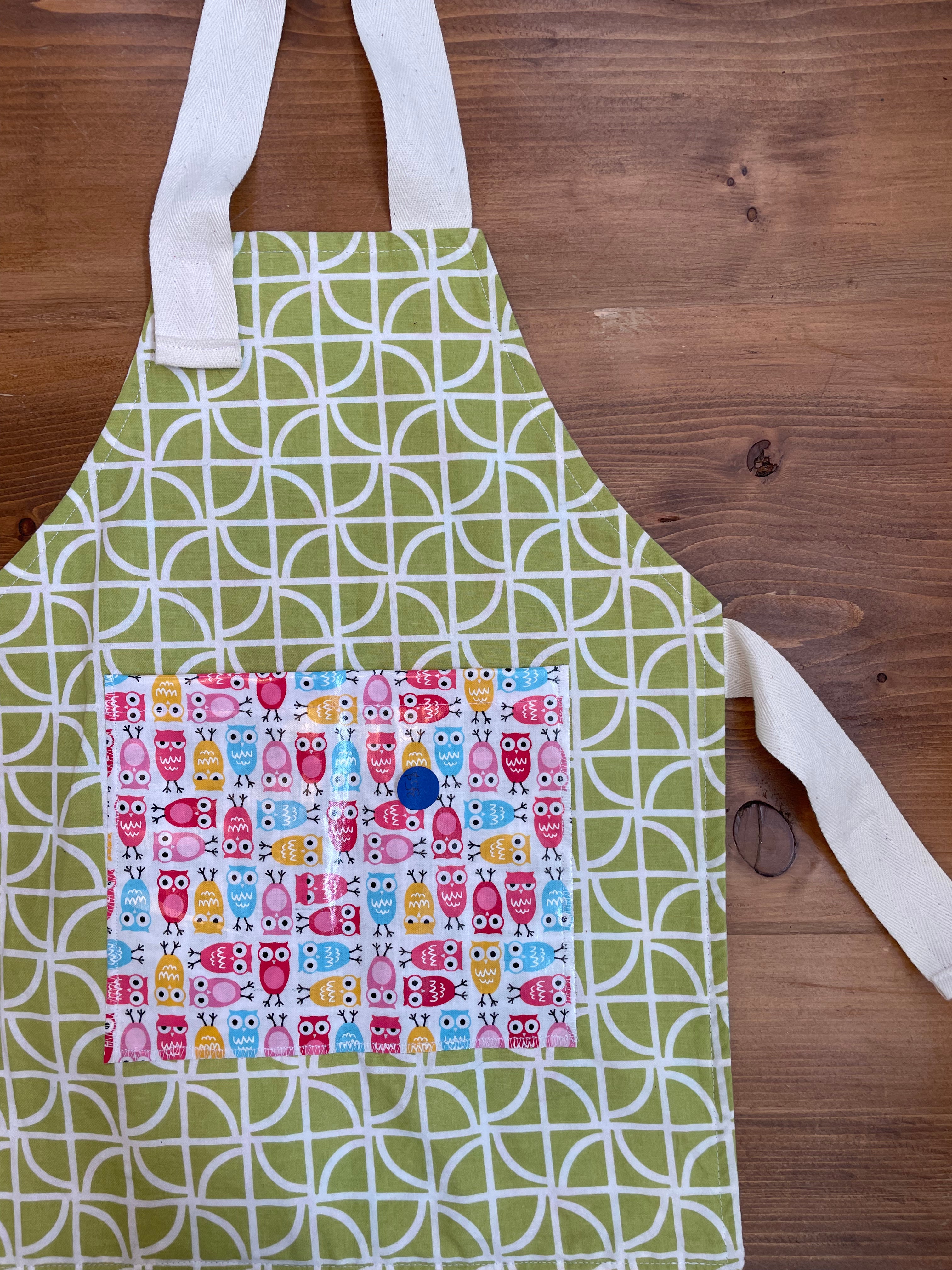 Reversible apron